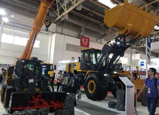 BICES 2017 ظهرت آلات الخردة من XCMG في معرض بكين