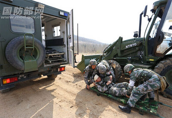 يعرض التجهيز الخاص لـ XCMG مهارته فى الترتيب العسكرى  لقوات حفظ السلام الصينية فى جمهورية مالى